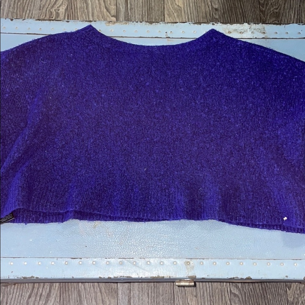 Cropped Sweater - Picture 2 of 2